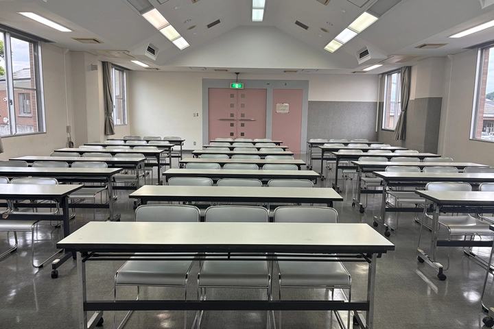 オークスプラザ ふれあいホール