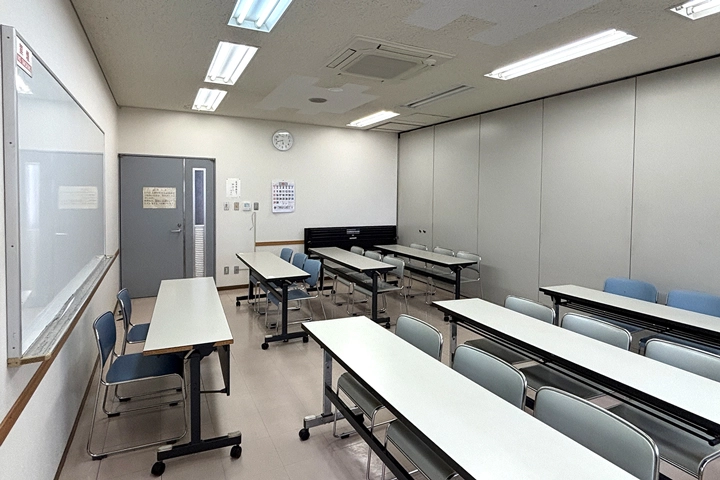 オークスプラザ 研修室１