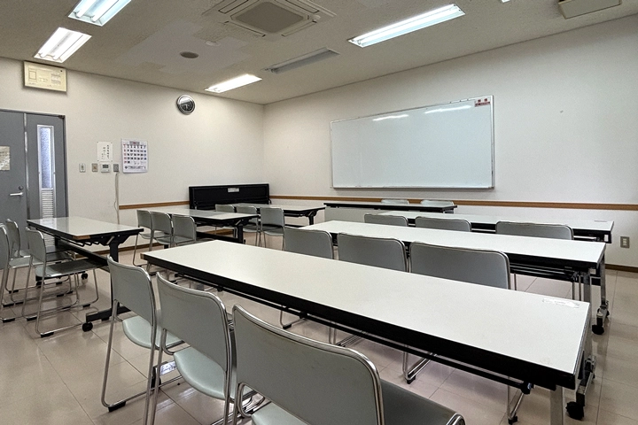 オークスプラザ 研修室２