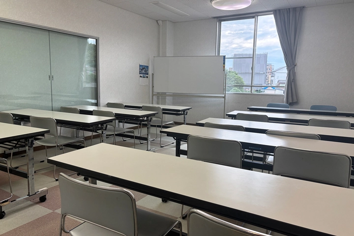 オークスプラザ 研修室４